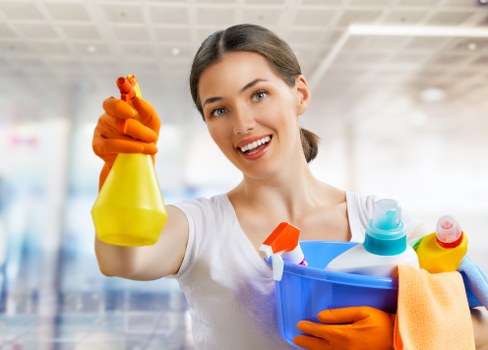 Cleaner preparing a transparent quote for a busy Islington property